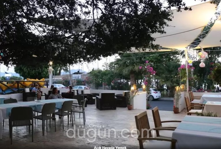 Marinada Hotel & Restaurant