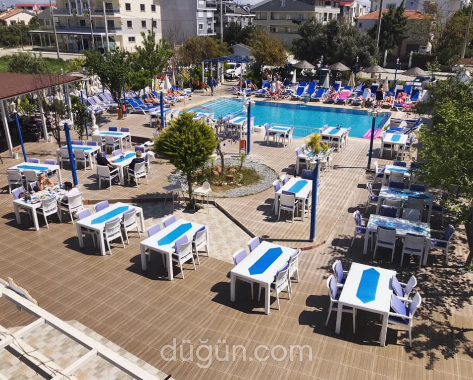 Mavi Restaurant & Bistro