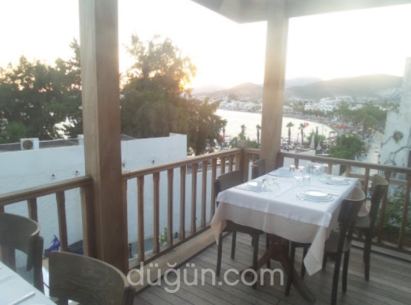 İki Sandal Meyhanesi