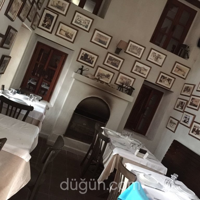 İki Sandal Meyhanesi