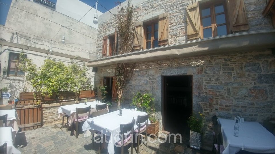 İki Sandal Meyhanesi