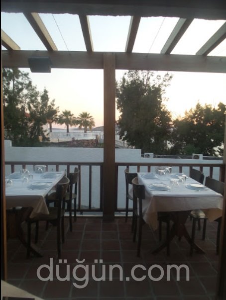 İki Sandal Meyhanesi