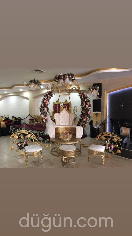 Kuşadası Beyaz Saray Düğün Davet Alanı