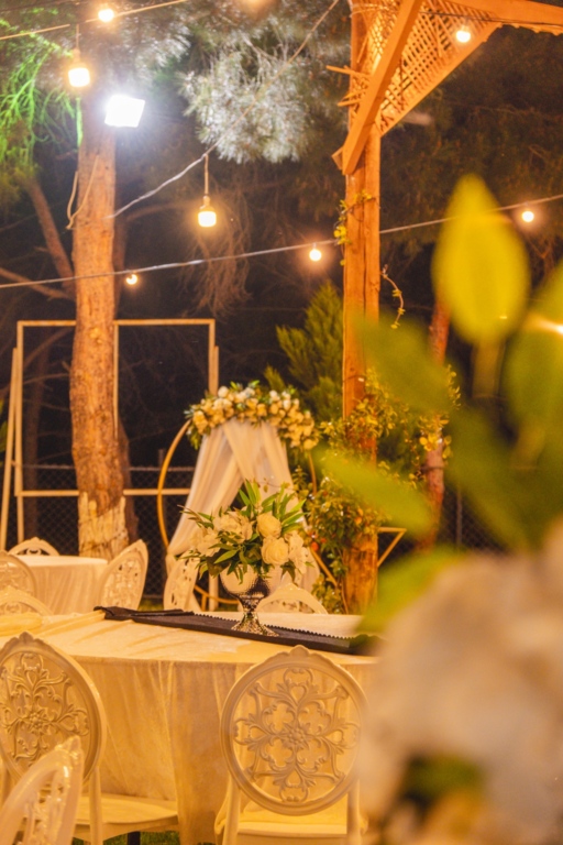 Saklı Göl Kır Bahçesi