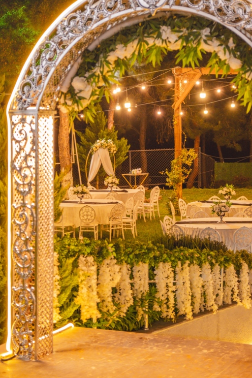 Saklı Göl Kır Bahçesi