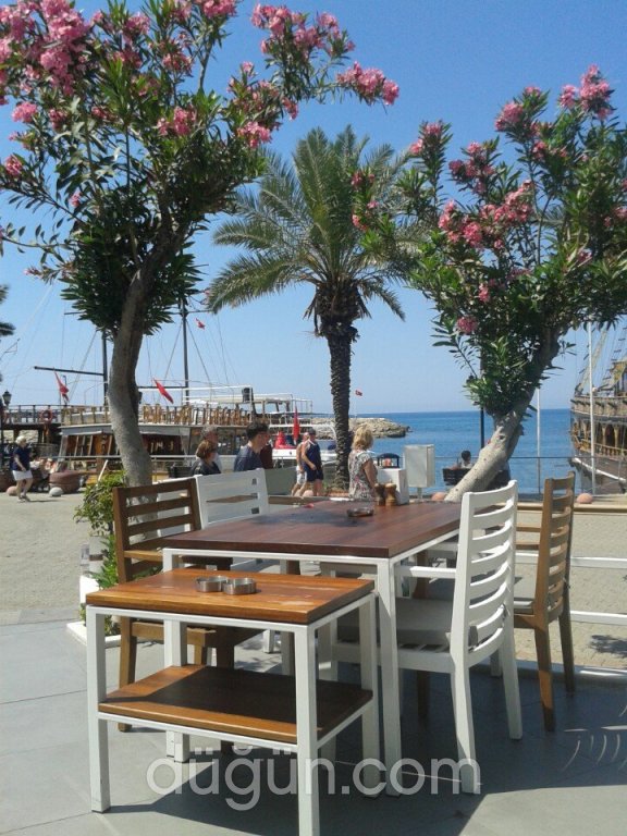 Aphrodite Restaurant & Lounge