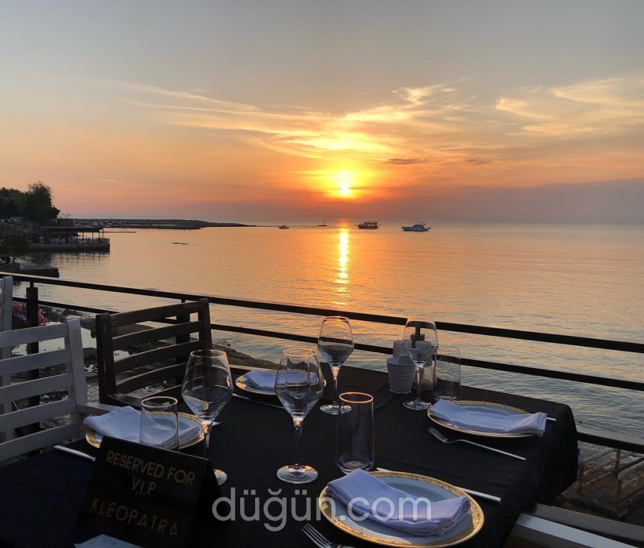 Aphrodite Restaurant & Lounge