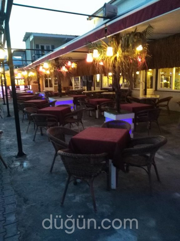 Kıyı Cafe & Beach Restaurant