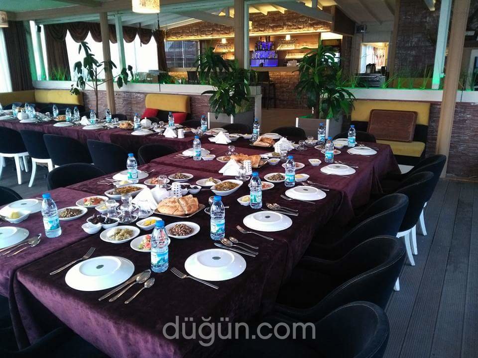 Kıyı Cafe & Beach Restaurant