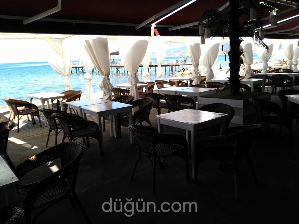 Kıyı Cafe & Beach Restaurant