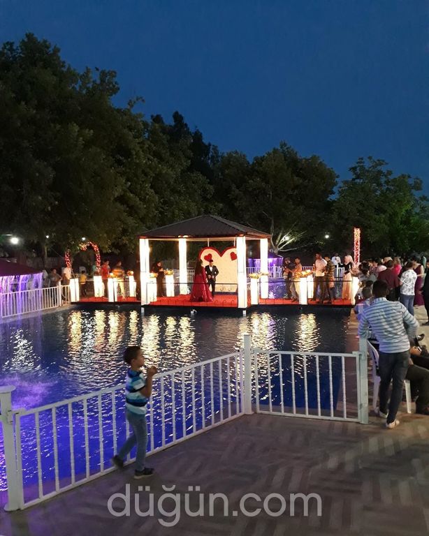 Kullar Havuzbaşı Düğün Davet