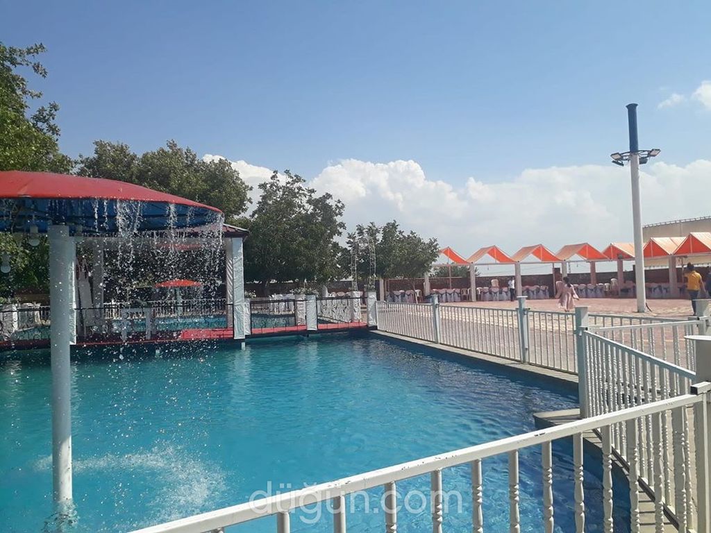 Kullar Havuzbaşı Düğün Davet