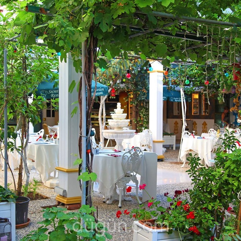 Secret Garden Restaurant Büyükada