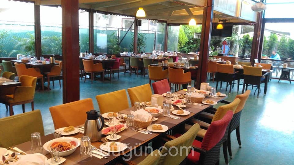 Antik Cafe & Restaurant