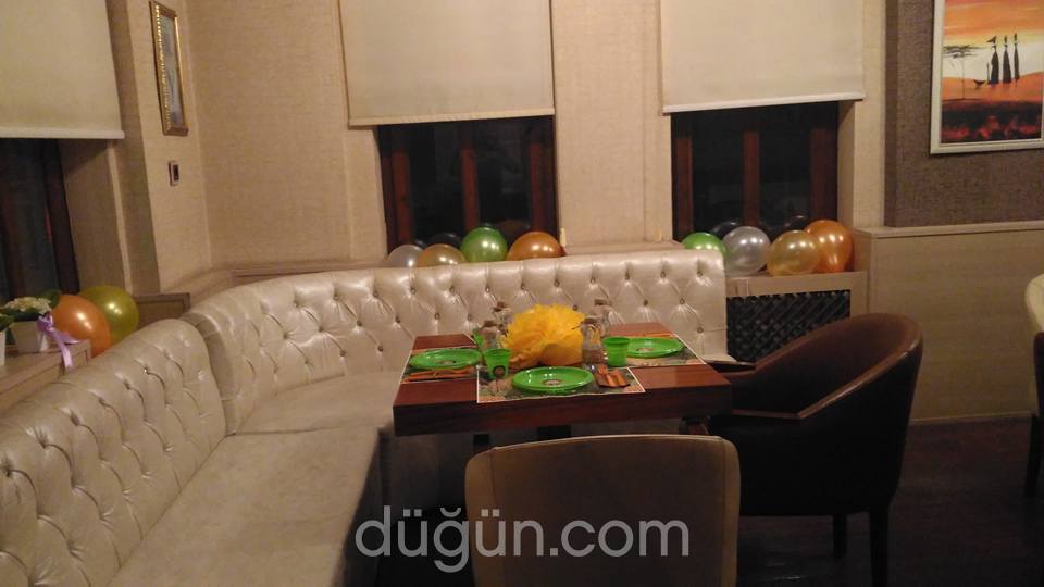 Antik Cafe & Restaurant