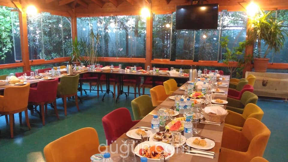 Antik Cafe & Restaurant