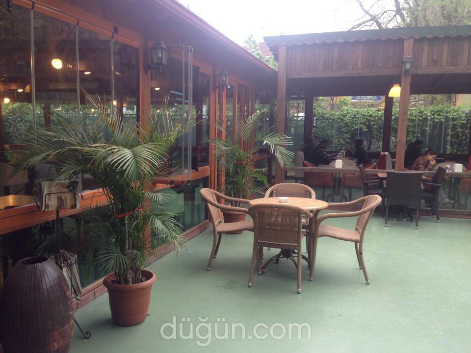 Antik Cafe & Restaurant