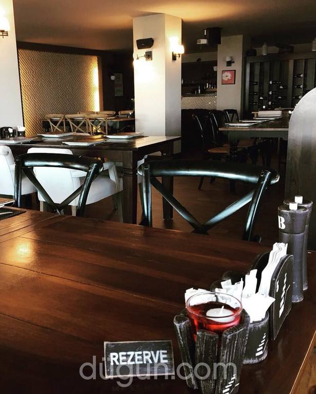 Upstairs Cafe & Restaurant