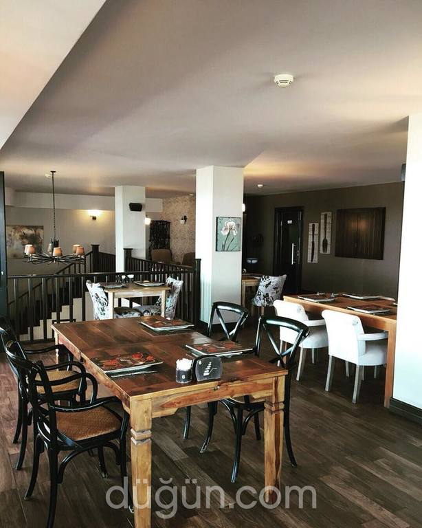 Upstairs Cafe & Restaurant