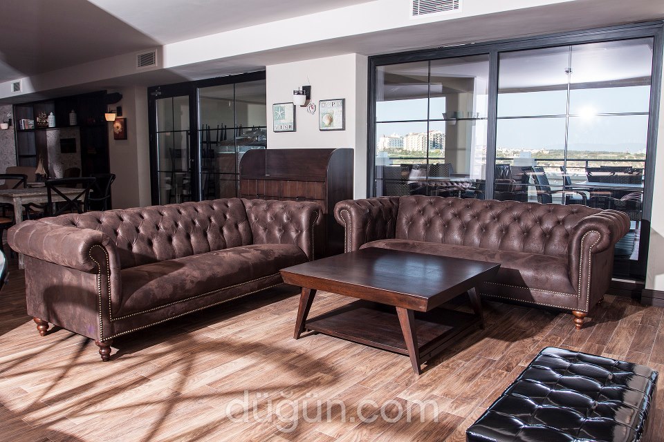 Upstairs Cafe & Restaurant