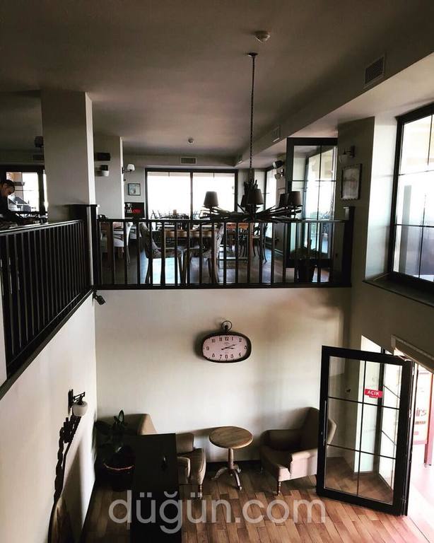 Upstairs Cafe & Restaurant