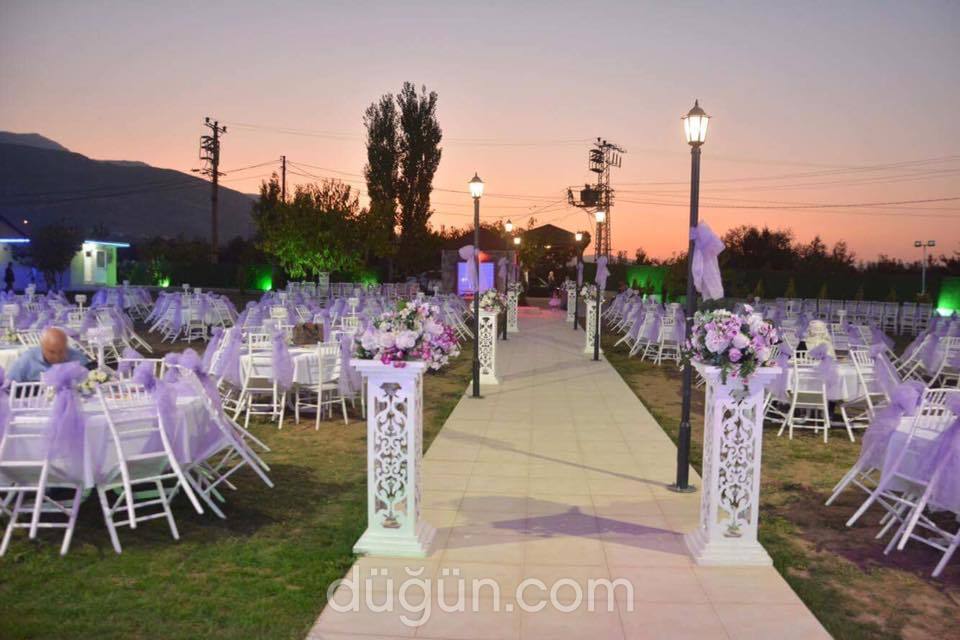 Gümüş Garden Kır Düğünü