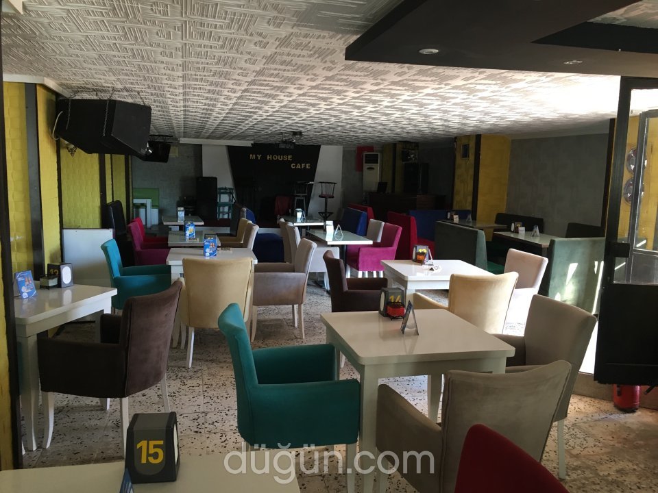 My House Cafe Lounge