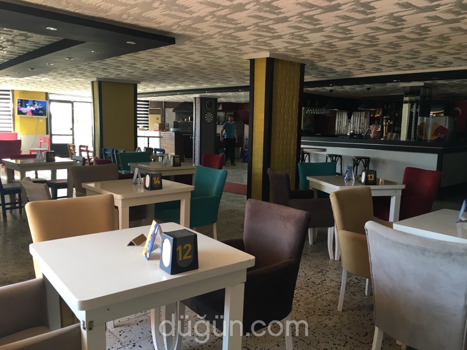 My House Cafe Lounge