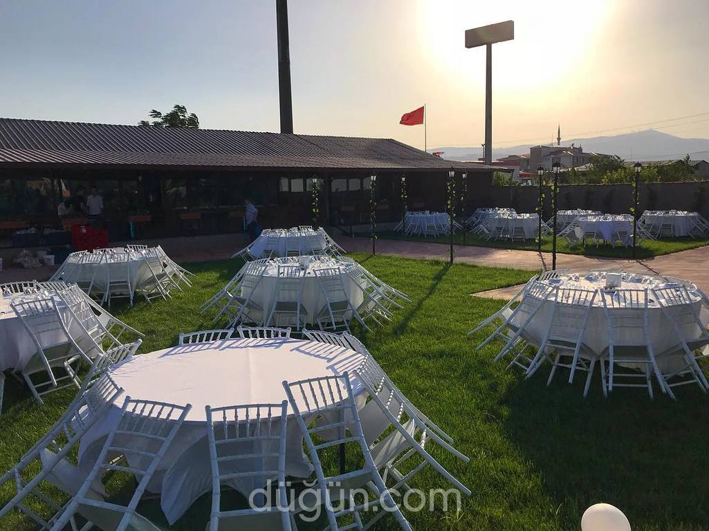 Sadıçoğlu Garden Class Kır Düğünü