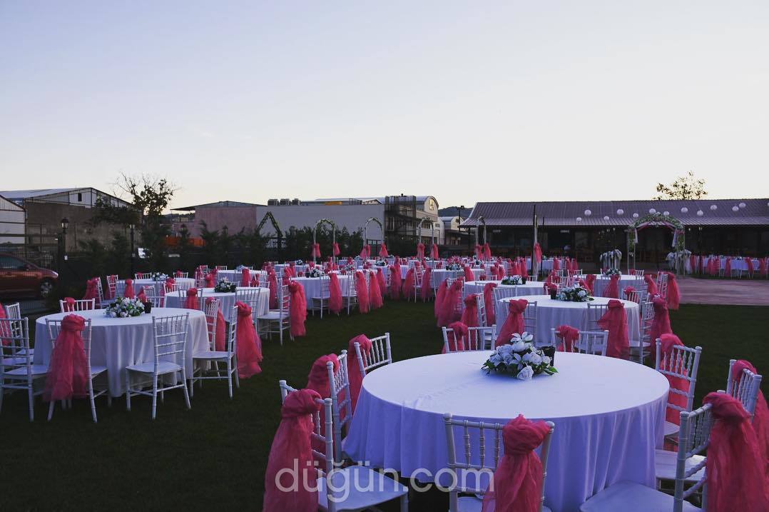 Sadıçoğlu Garden Class Kır Düğünü