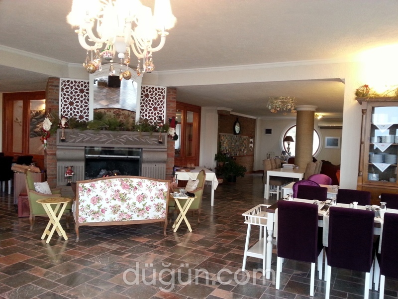 Aeneas Boutique Hotel