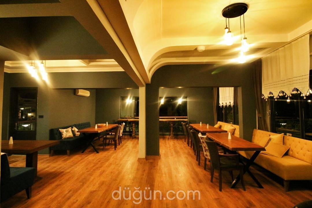 Buenas Bistro & Lounge