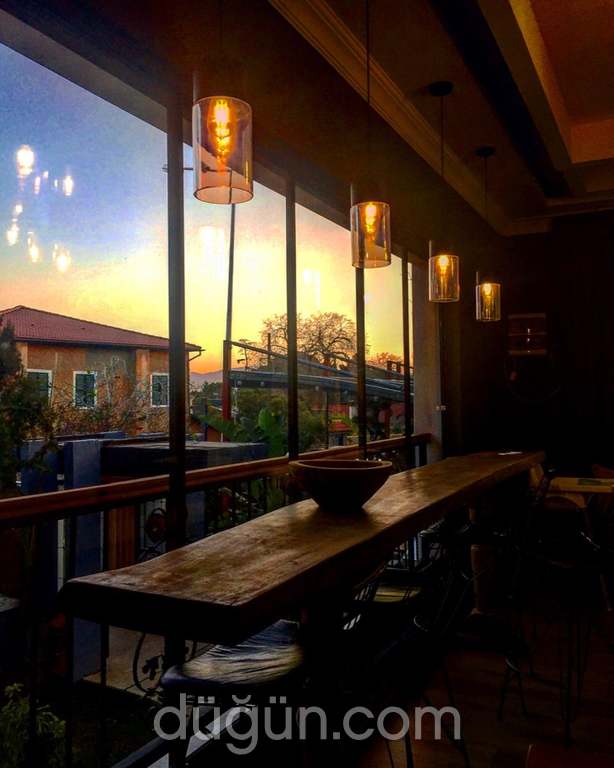 Buenas Bistro & Lounge