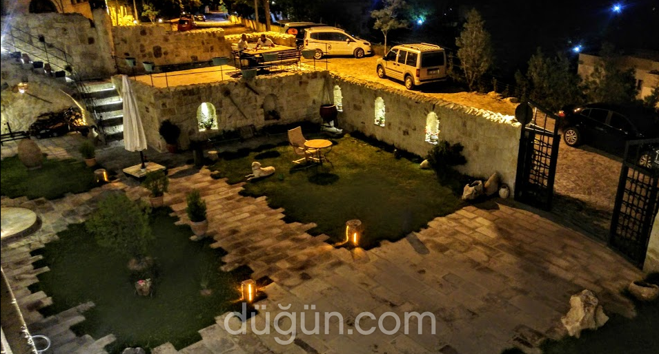 Acropolis Cave Suite