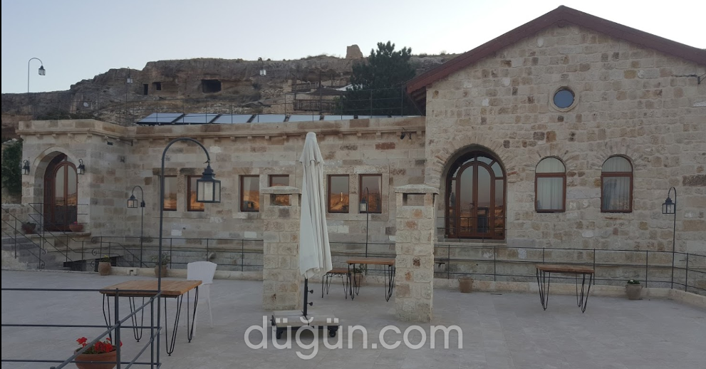 Acropolis Cave Suite