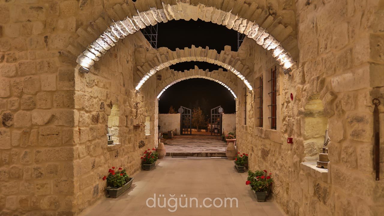 Acropolis Cave Suite