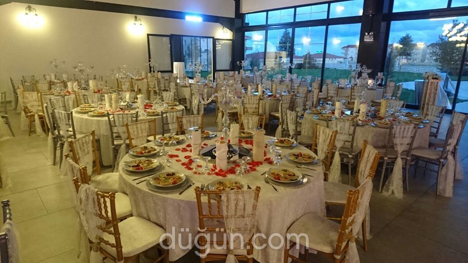 Rönesans Toplantı ve Düğün Salonu