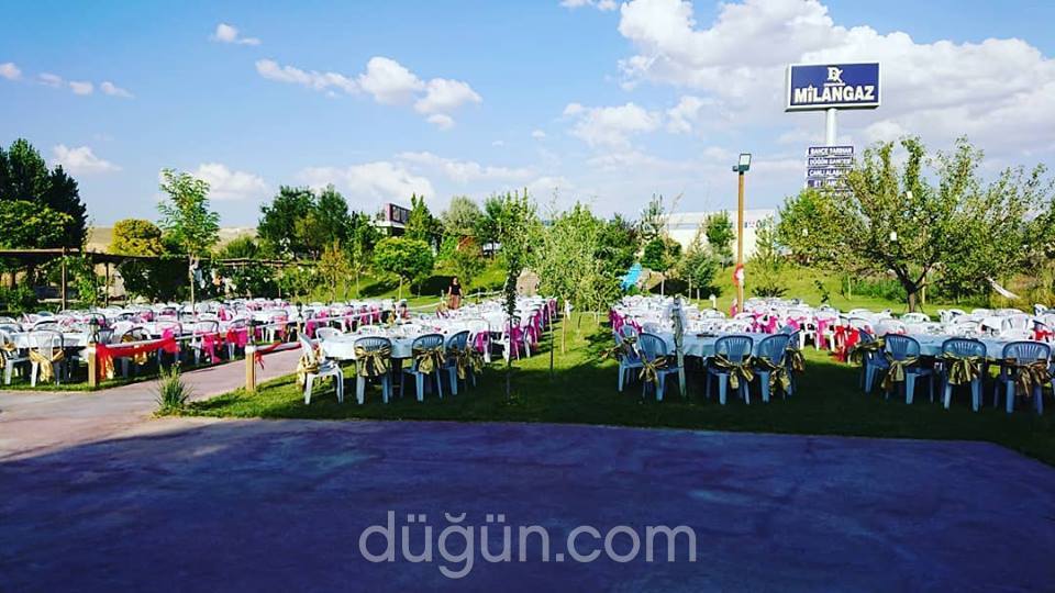 Bahçe Sarıhan Kır Düğünü