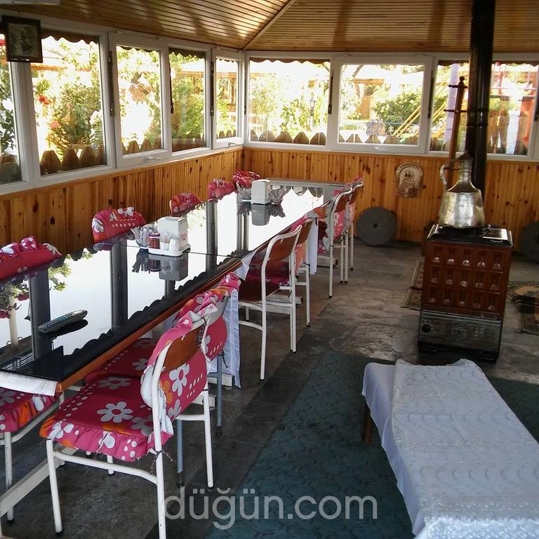 Kemeraltı Develi Cıvıklısı