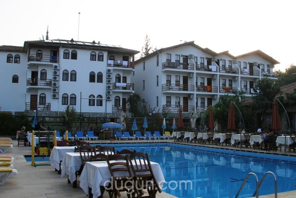 Silver Pine Hotel