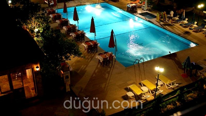 Silver Pine Hotel