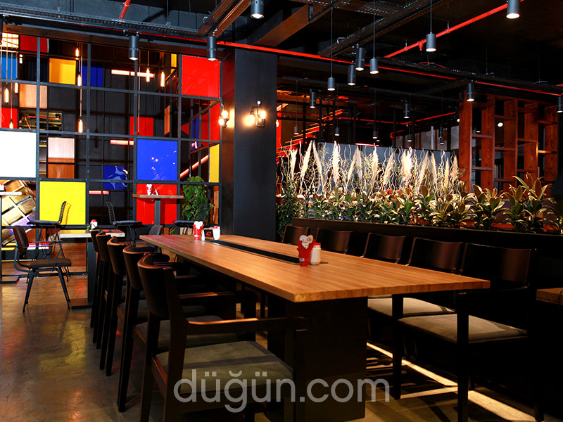 Rubik's Cafe & Bistro