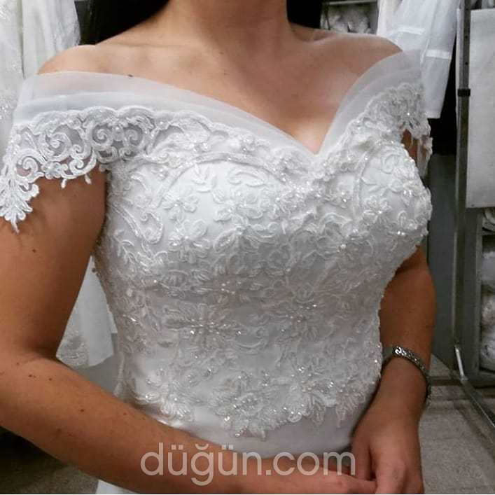 D6 Wedding Dress