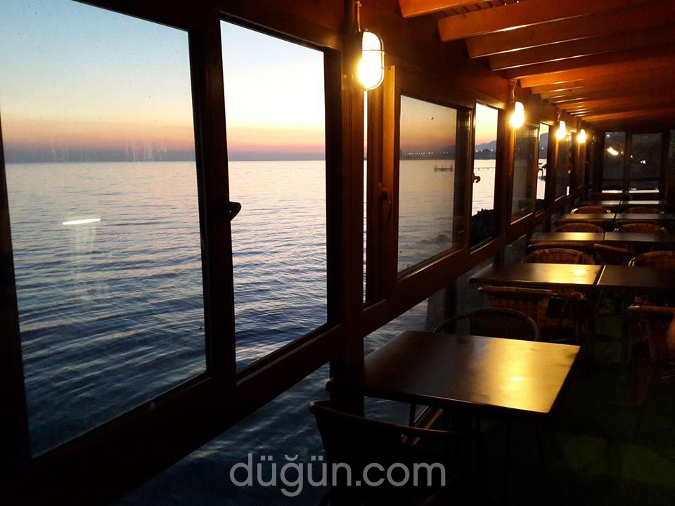 Set Beach & Restaurant