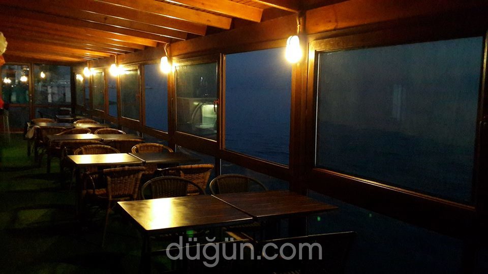 Set Beach & Restaurant