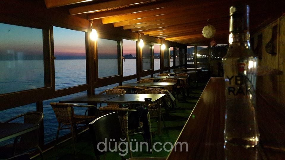 Set Beach & Restaurant