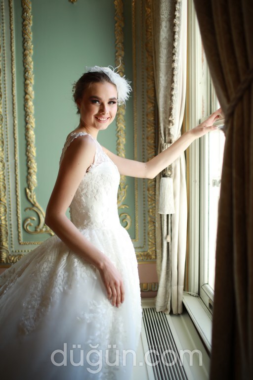 Zümrüt Gelinlik Moda Evi