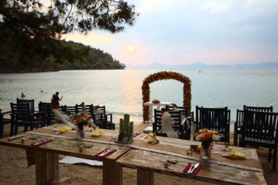 Help Beach and Yacht Club