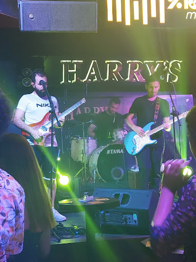 Harry's Pub