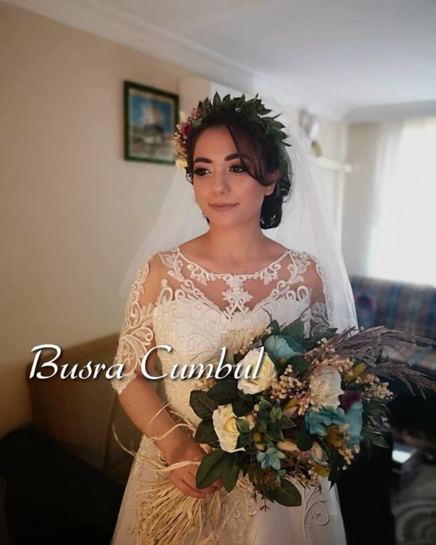 Büşra Cumbul Saç Tasarım